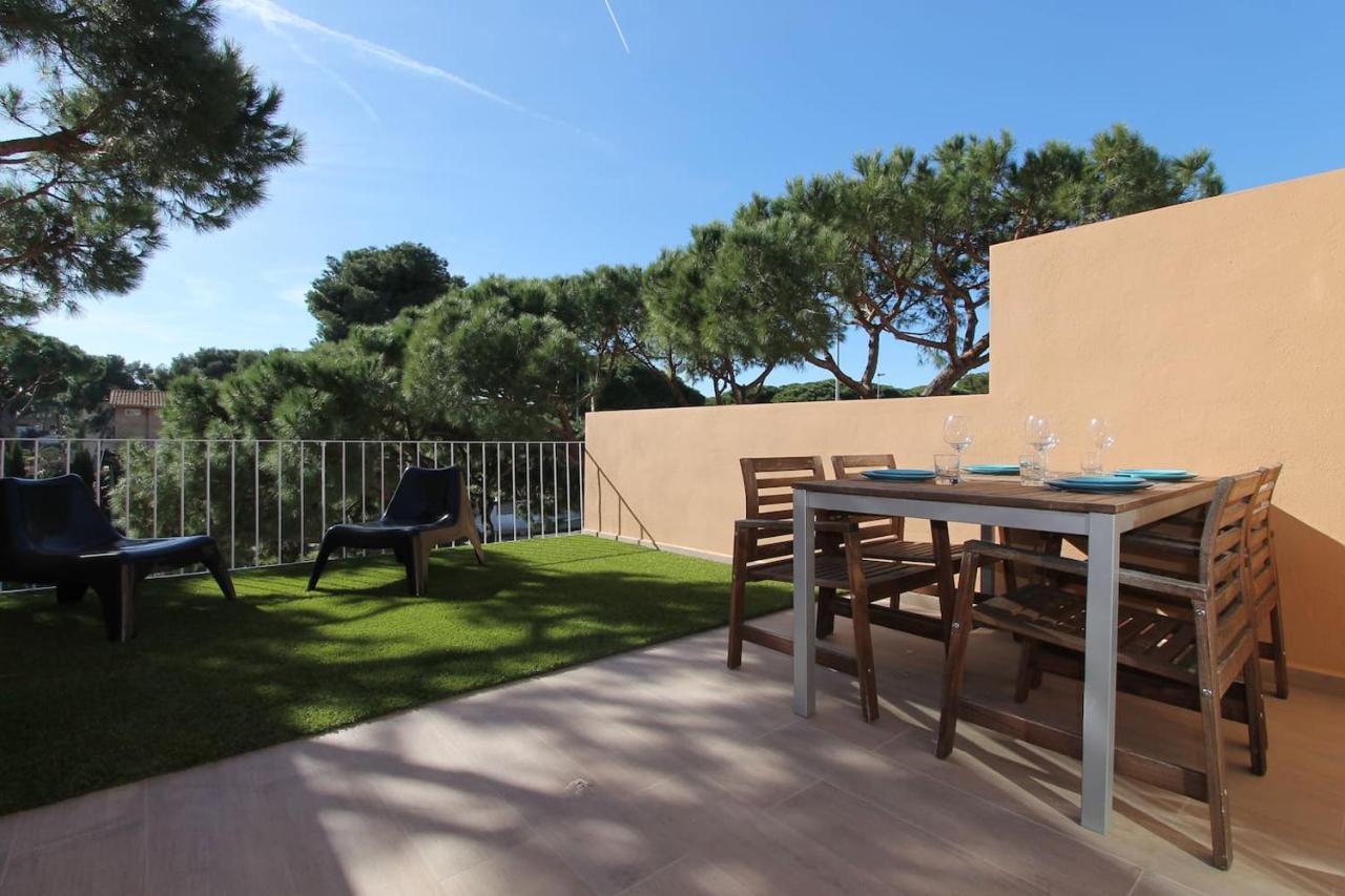 Petit Bijou - Beach Apartment III Кастельдефельс Экстерьер фото