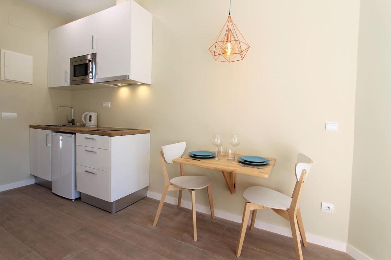 Petit Bijou - Beach Apartment III Кастельдефельс Экстерьер фото
