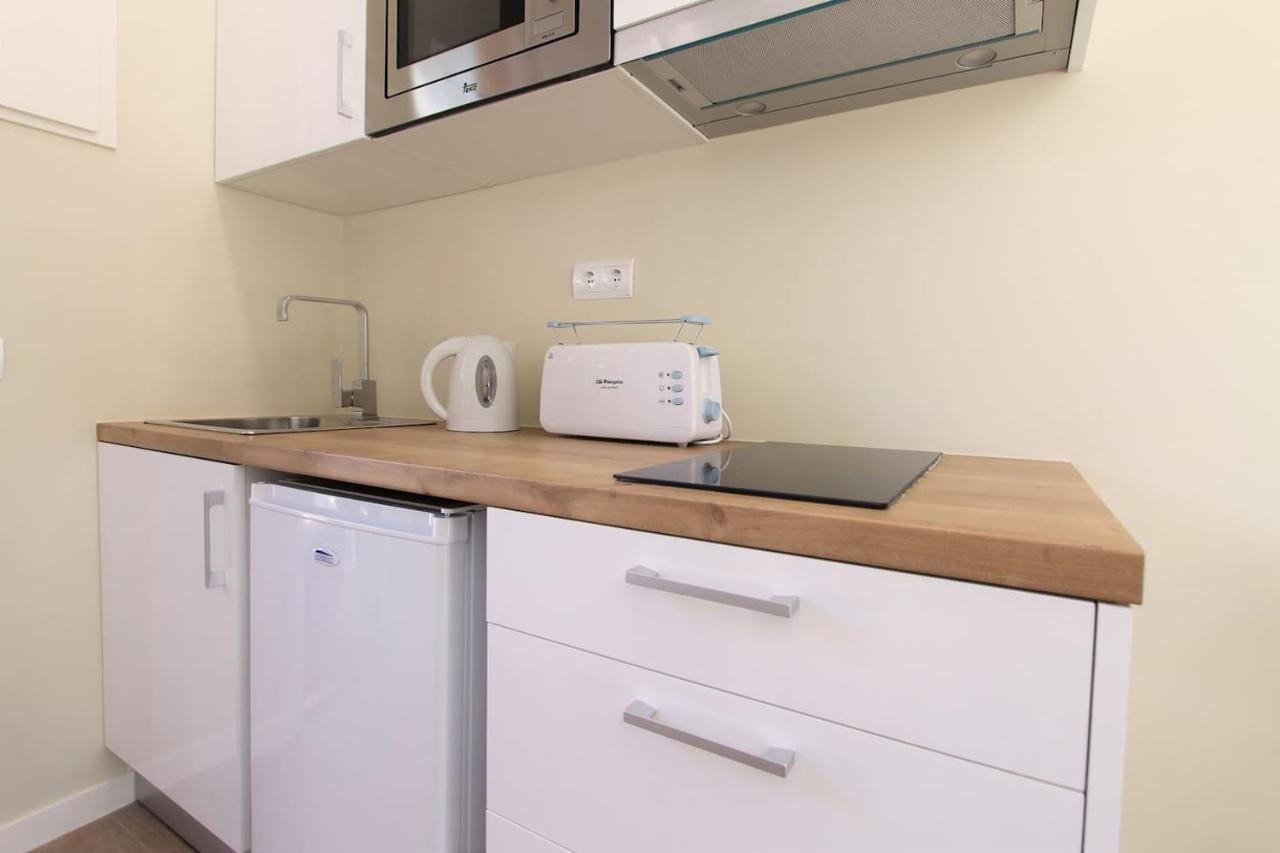 Petit Bijou - Beach Apartment III Кастельдефельс Экстерьер фото