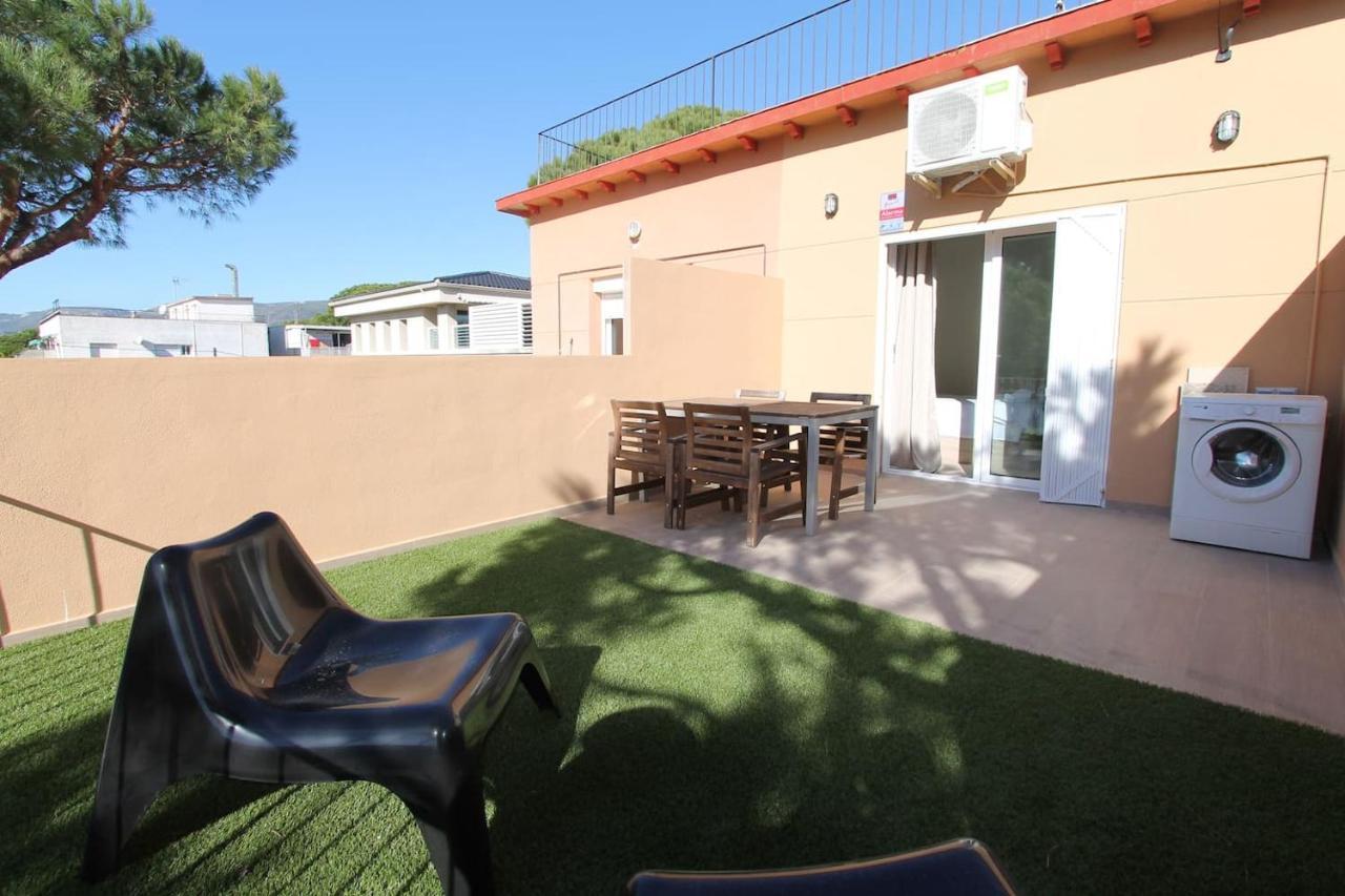 Petit Bijou - Beach Apartment III Кастельдефельс Экстерьер фото
