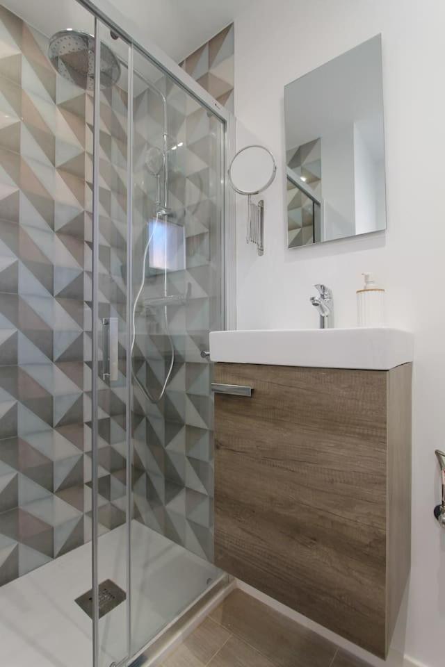 Petit Bijou - Beach Apartment III Кастельдефельс Экстерьер фото