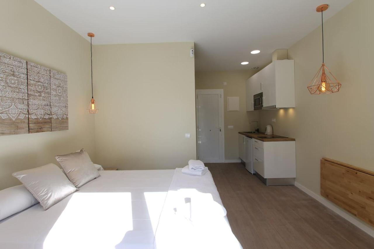 Petit Bijou - Beach Apartment III Кастельдефельс Экстерьер фото