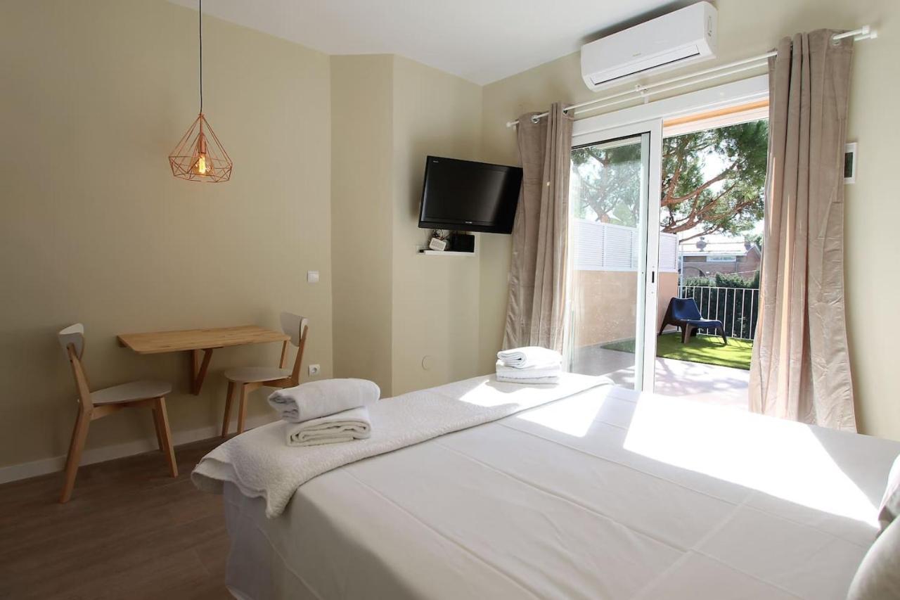 Petit Bijou - Beach Apartment III Кастельдефельс Экстерьер фото